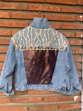 Cargar imagen en el visor de la galería, Chaqueta Oversize - CHAVELA - CUSTOMIZADA
